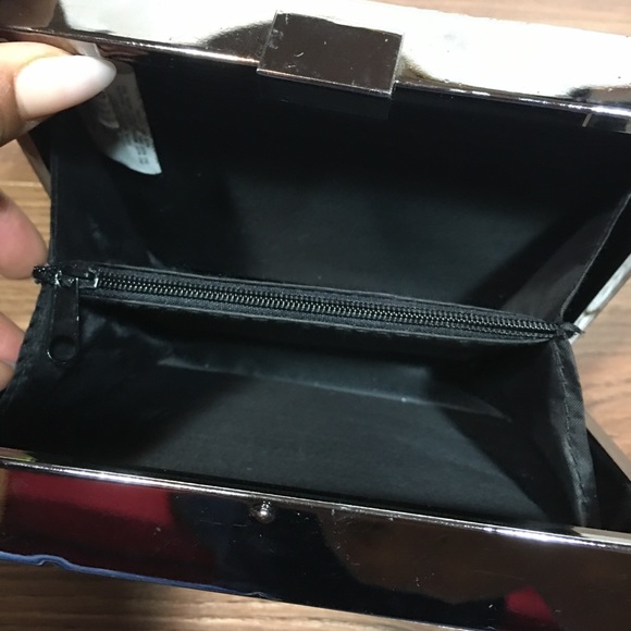 🌻 Faux Snake Skin Square Clutch🌻 - Picture 6 of 6